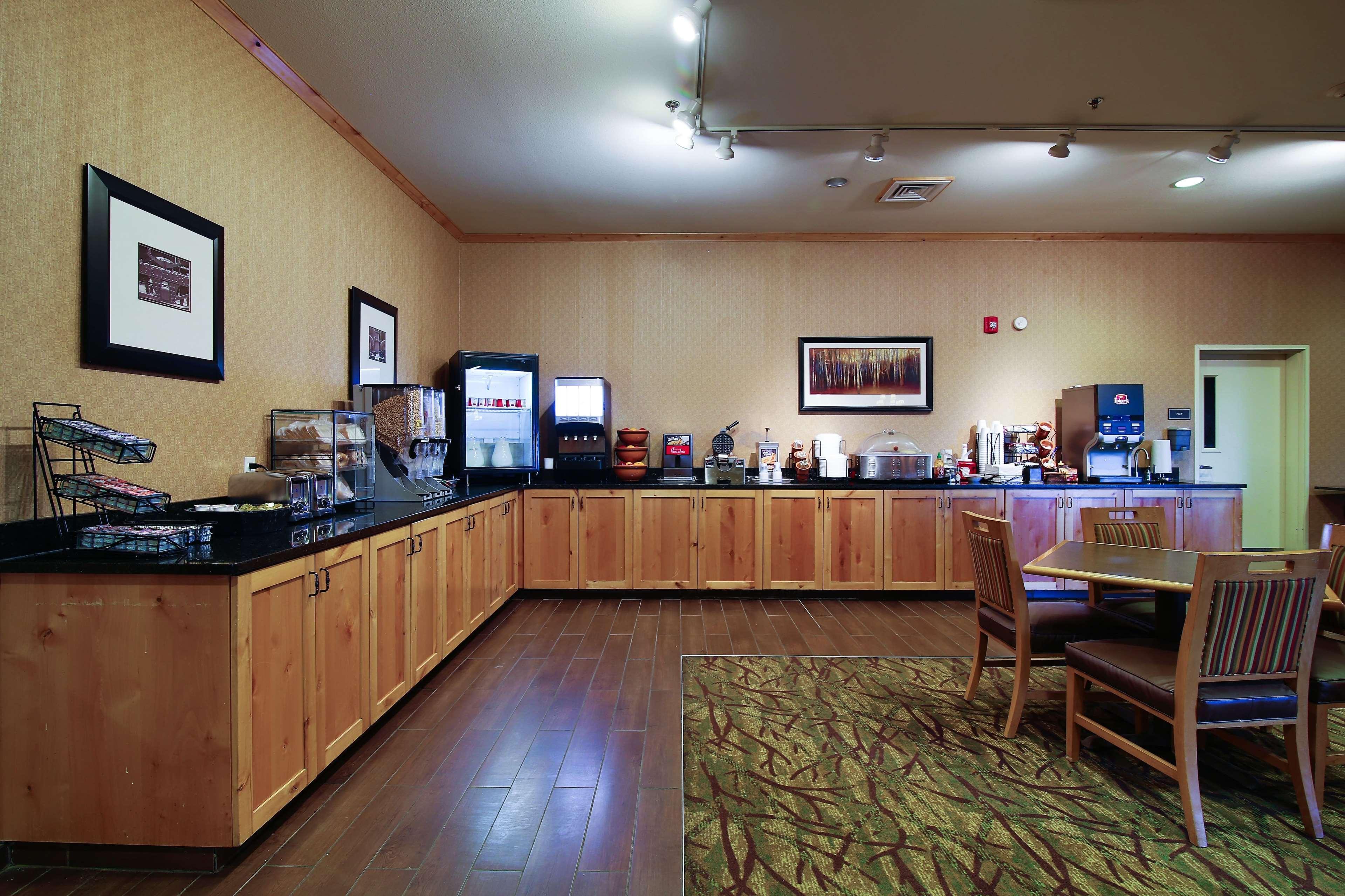 Hawthorn Extended Stay By Wyndham Minot Exterior photo